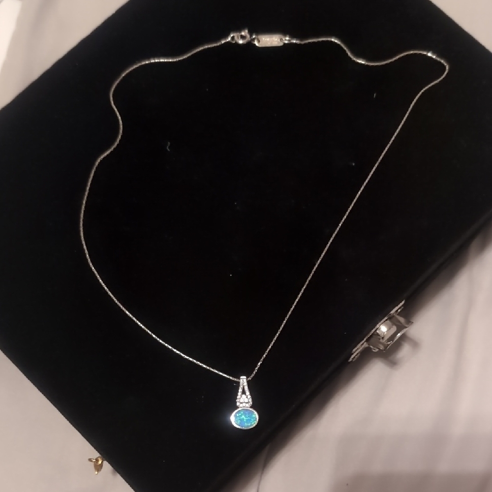 Elegant Silver Necklace with Blue Pendant